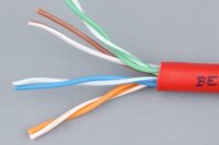 Skrętka UTP linka 4 pary 24 AWG, PVC dł.305m, czerwona