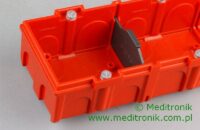 Puszka podtynkowa do ścian murowanych, na 5 modułów 45x45. Puszka podtynkowa do ścian murowanych, na 5 modułów 45x45.