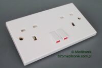 Gniazdo angielskie podw贸jne 2x230V podtynkowe z wy艂膮cznikami Gniazdo angielskie podw贸jne 2x230V podtynkowe z wy艂膮cznikami