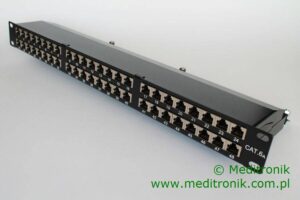 Patch panel 48 portów FTP kat.6a 1U 19" z organizerem