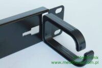 Organizator kabli 1U 19" z plastikowymi uchwytami Organizator kabli 1U 19" z plastikowymi uchwytami
