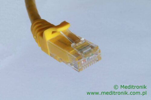 Patchcord UTP miedziany kat.6 (klasa E) linka żółty dł.15m kabel nieekranowany LAN RJ45